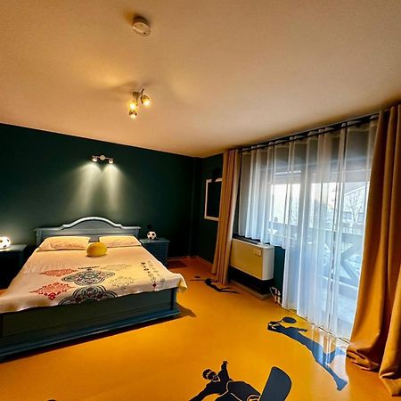 Vila Alsace Podu' Cu Lanturi Bacău Buitenkant foto