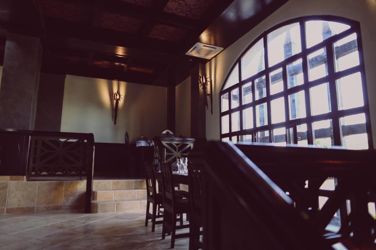 Vila Alsace Podu' Cu Lanturi Bacău Buitenkant foto